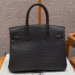 Classic Hermes Bag: A Stylish and Versatile Choice for Elegance